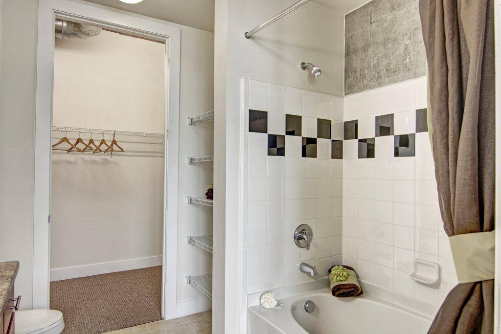 Apartment for rent at Skyline Lofts, 600 N 4th St, Phoenix, AZ 85004