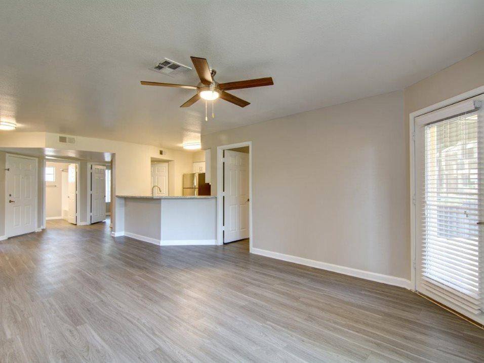 Apartment for rent at The Boulevard, 110 E Greenway Parkway, Phoenix, AZ 85022