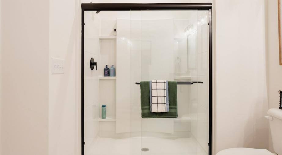 Apartment for rent at 423 E 36th St, Charlotte, NC 28205