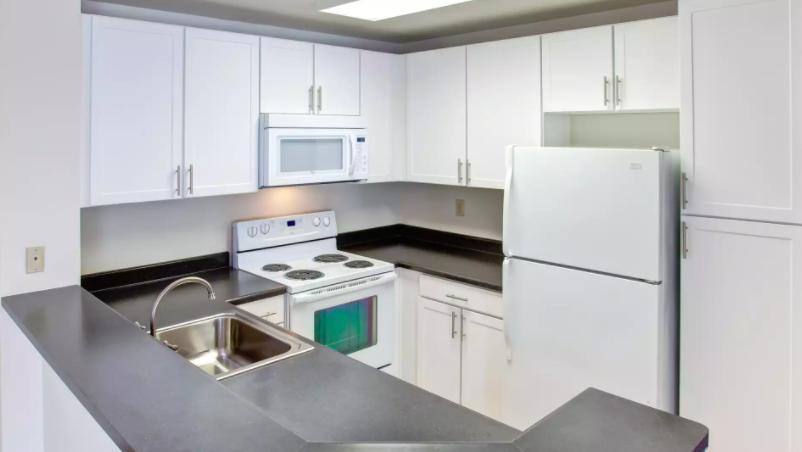Apartment for rent at Villa Solana Apartment Homes, 26033 Moulton Parkway, Laguna Hills, CA 92653