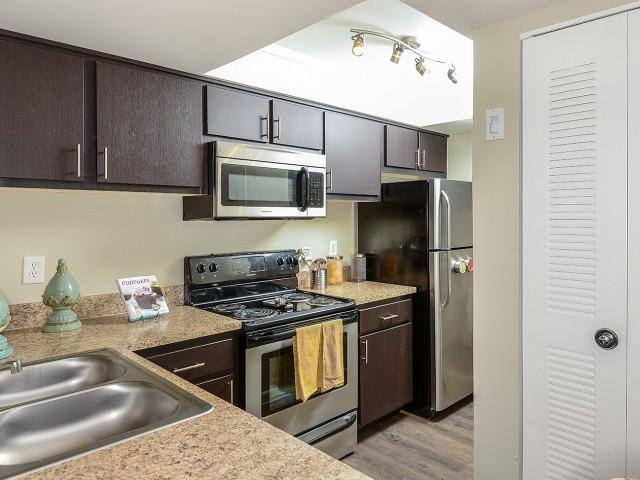 Apartment for rent at Village Place Apartment Homes, 2111 Brandywine Rd, West Palm Beach, FL 33409