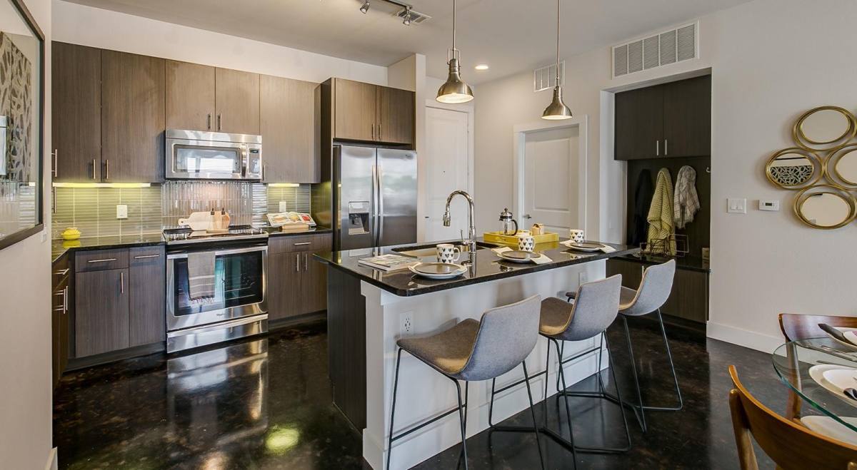 Apartment for rent at 120 Turtle Creek Blvd, Dallas, TX 75207