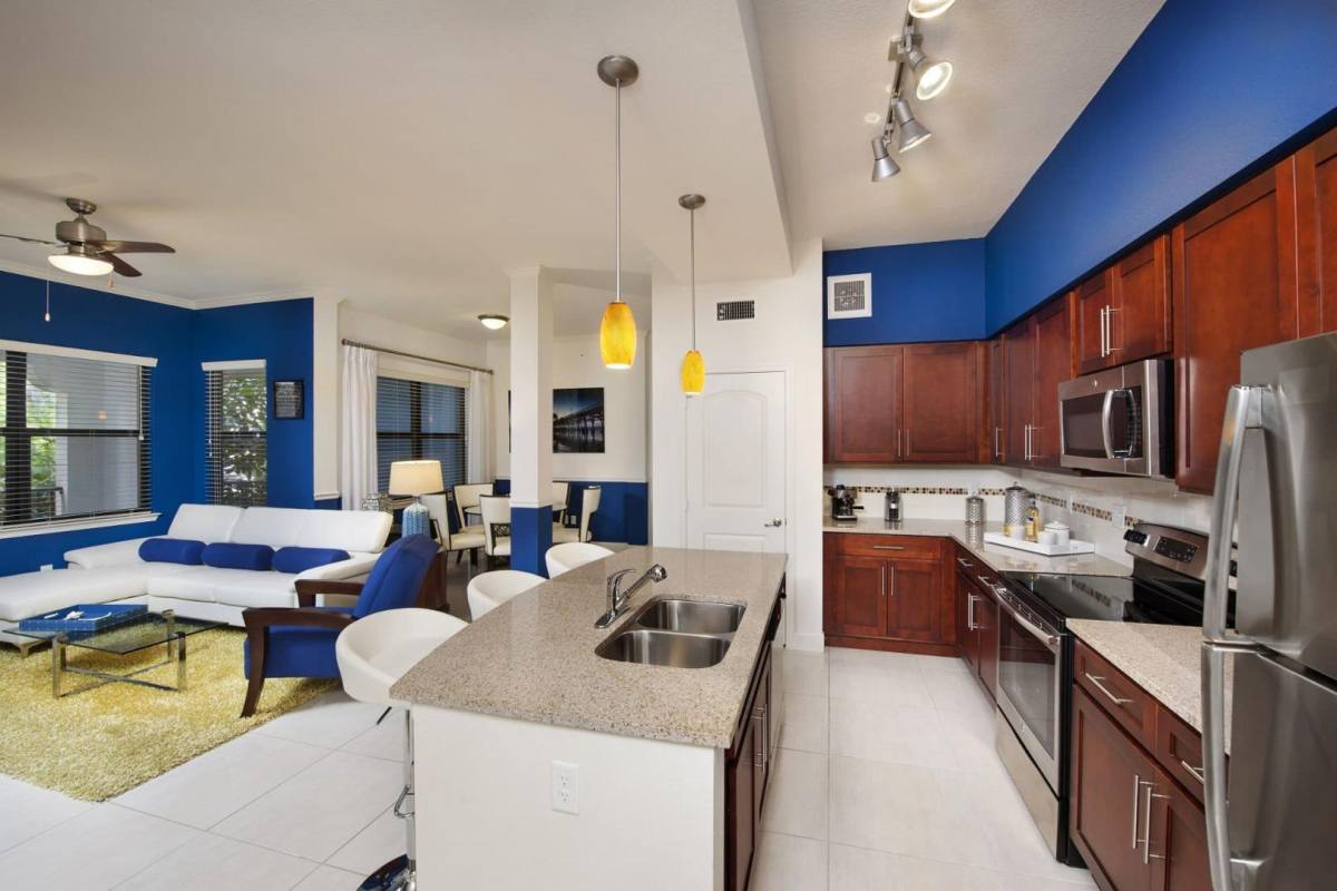 Apartment for rent at 11000 Miramar Blvd, Hollywood, FL 33025