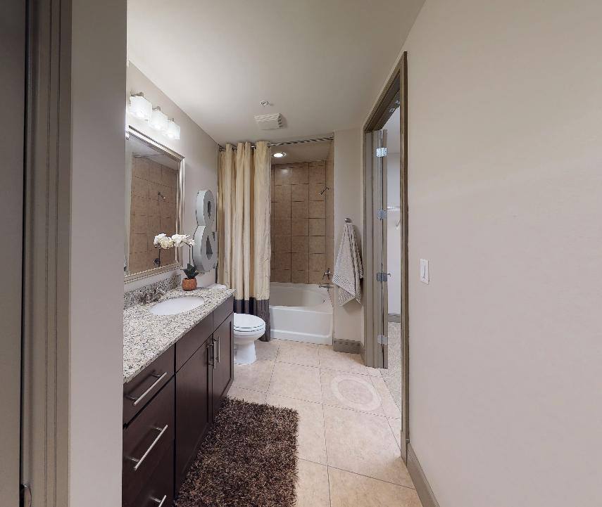 Townhouse for rent at 350 N Ervay St, Dallas, TX 75201