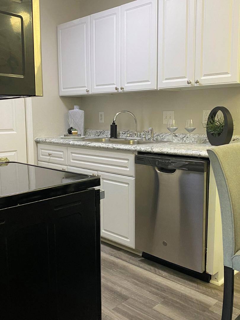 Apartment for rent at Stoneledge Plantation, 1421 Roper Mountain Rd, Greenville, SC 29615