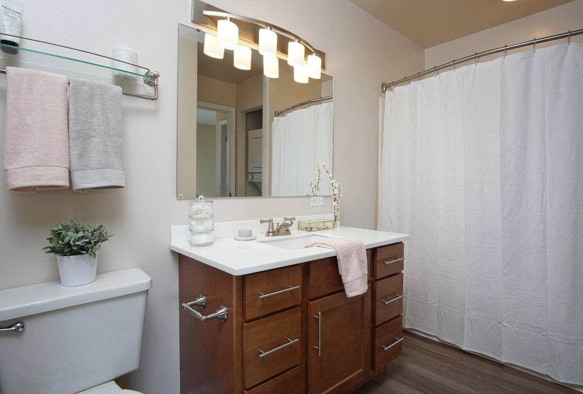 Apartment for rent at 1647 Westminster Dr, Naperville, IL 60563