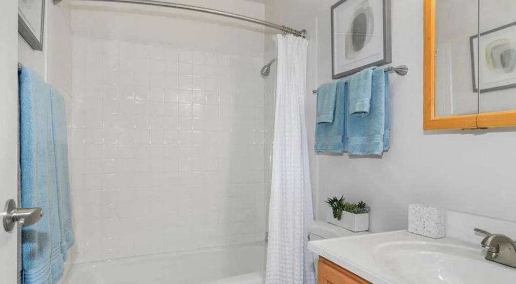 Apartment for rent at 2000 W Illinois Ave, Aurora, IL 60506