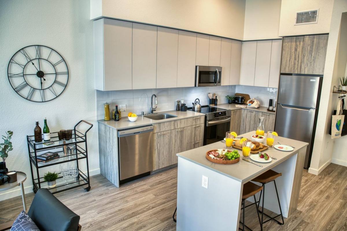 Apartment for rent at 1010 11th St, Sacramento, CA 95814