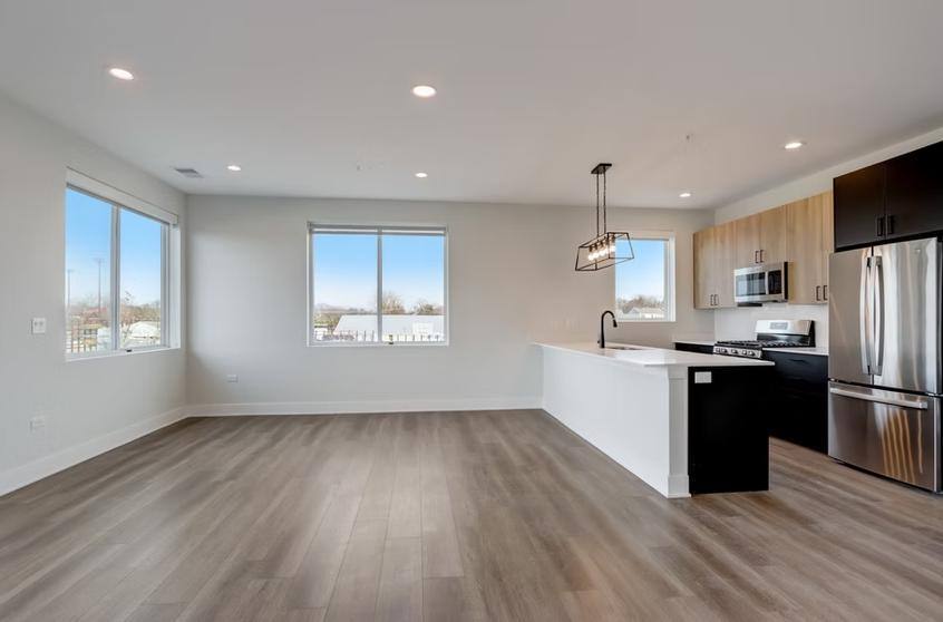 Apartment for rent at 4 N Hickory Ave, Arlington Heights, IL 60004