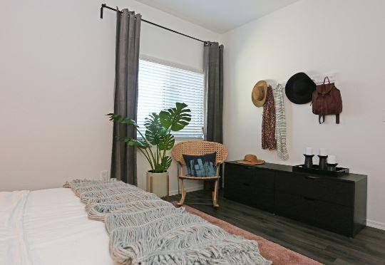 Apartment for rent at Sonoran Commons, 35035 N Valley Parkway, Phoenix, AZ 85085