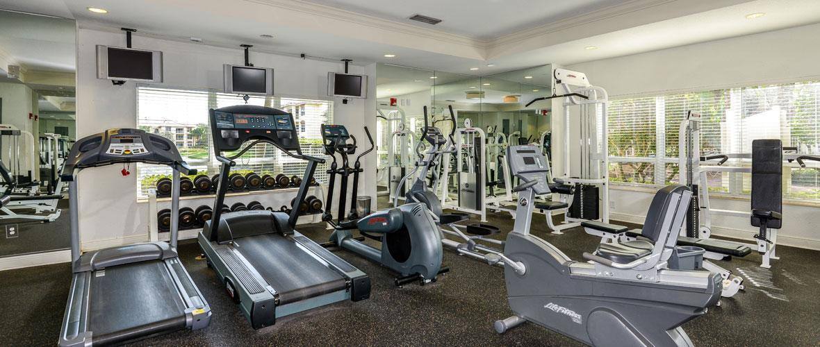 Apartment for rent at 7132 Colony Club Dr, Lake Worth, FL 33463
