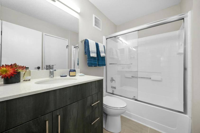 Apartment for rent at 150 W St Charles Rd, Lombard, IL 60148