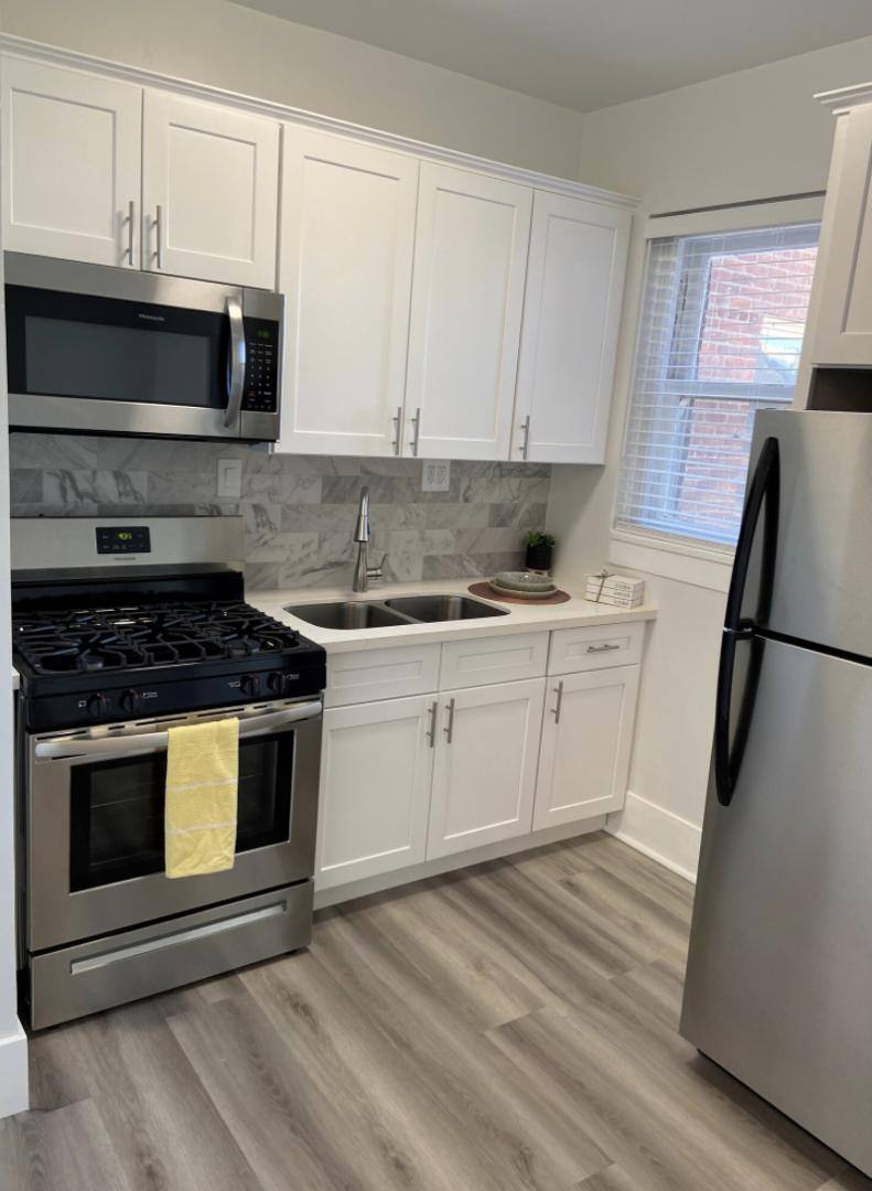 Apartment for rent at Park Wilshire, 2424 Wilshire Blvd, Los Angeles, CA 90057