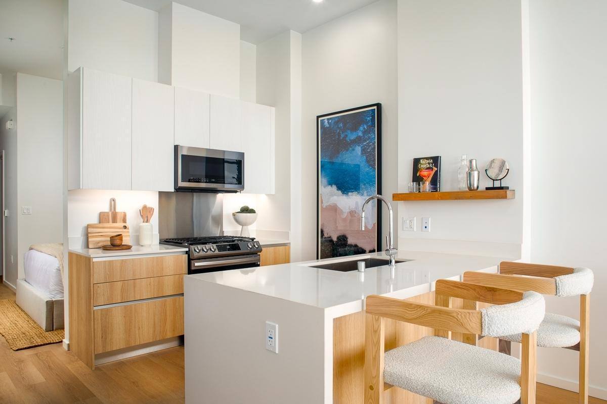 Apartment for rent at 200 W Ocean, Long Beach, CA 90802
