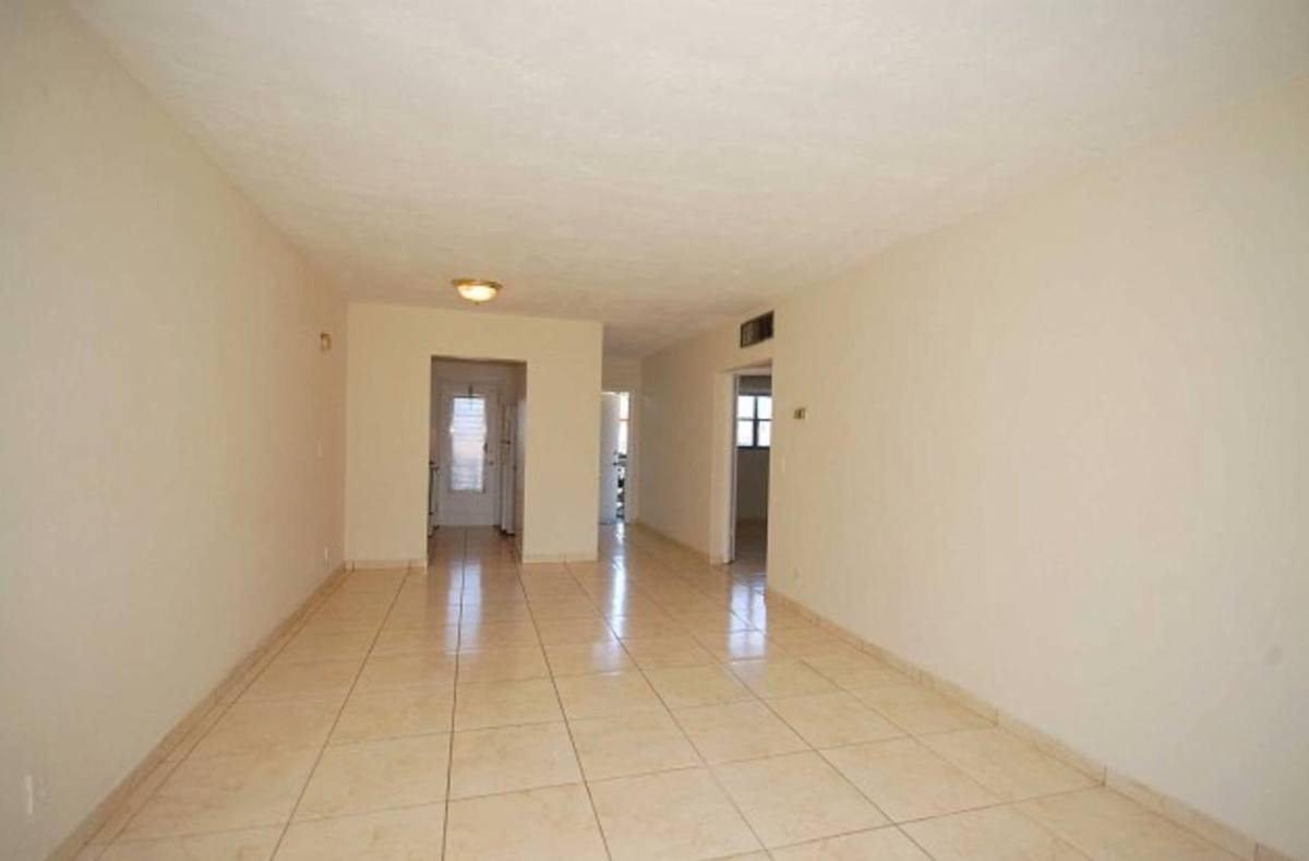 Apartment for rent at 4401 NW 10th Court, Fort Lauderdale, FL 33313