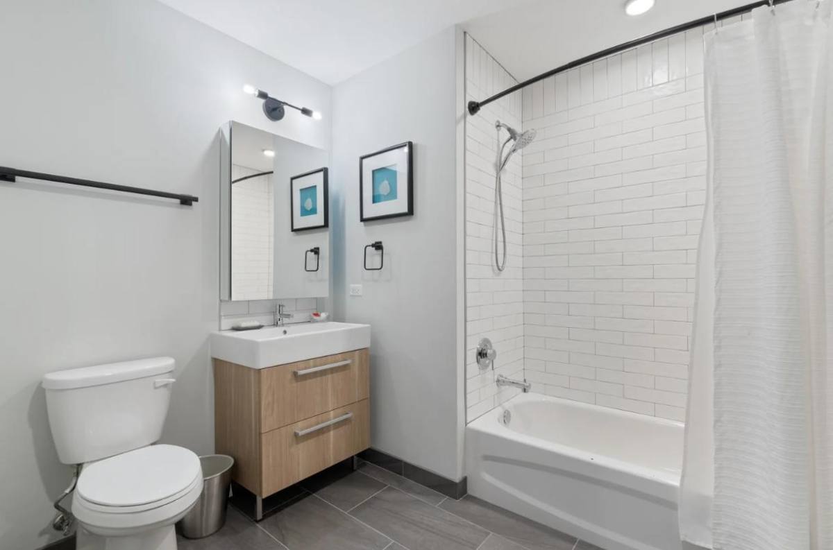 Apartment for rent at 29 La Salle St, Chicago, IL 60603