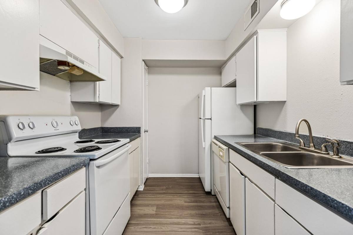 Apartment for rent at Shenandoah Apartment Homes, 950 Allegheny Dr, Richardson, TX 75080