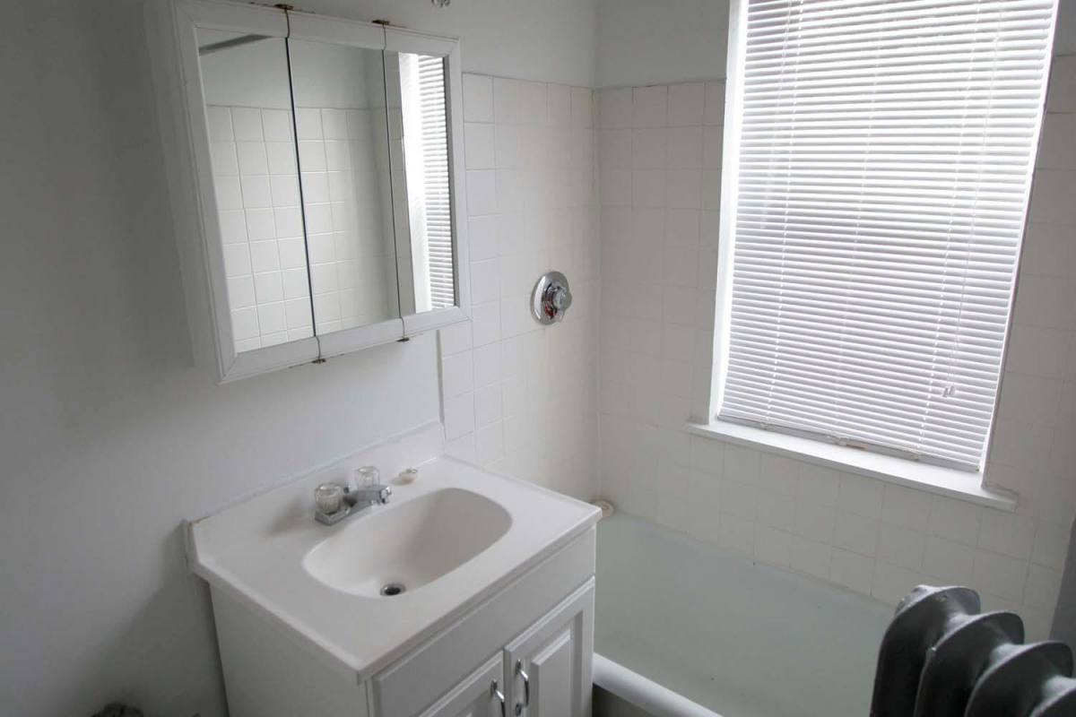 Apartment for rent at 4721 S Ellis Ave, Chicago, IL 60615