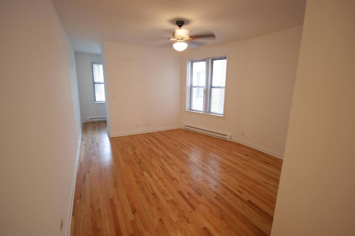 Apartment for rent at 1350 E 53rd St, Chicago, IL 60615