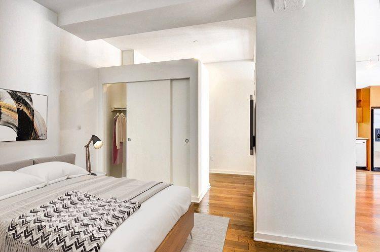 Apartment for rent at 325 West 8th Street, 325 W 8th St, Los Angeles, CA 90014