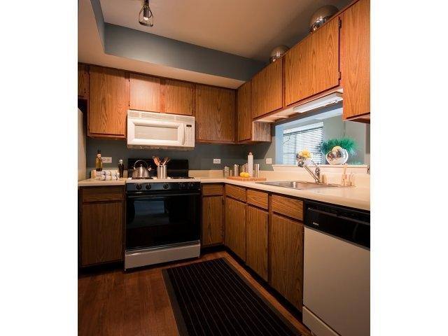 Apartment for rent at 1533 Baldwin Court, Wheeling, IL 60090