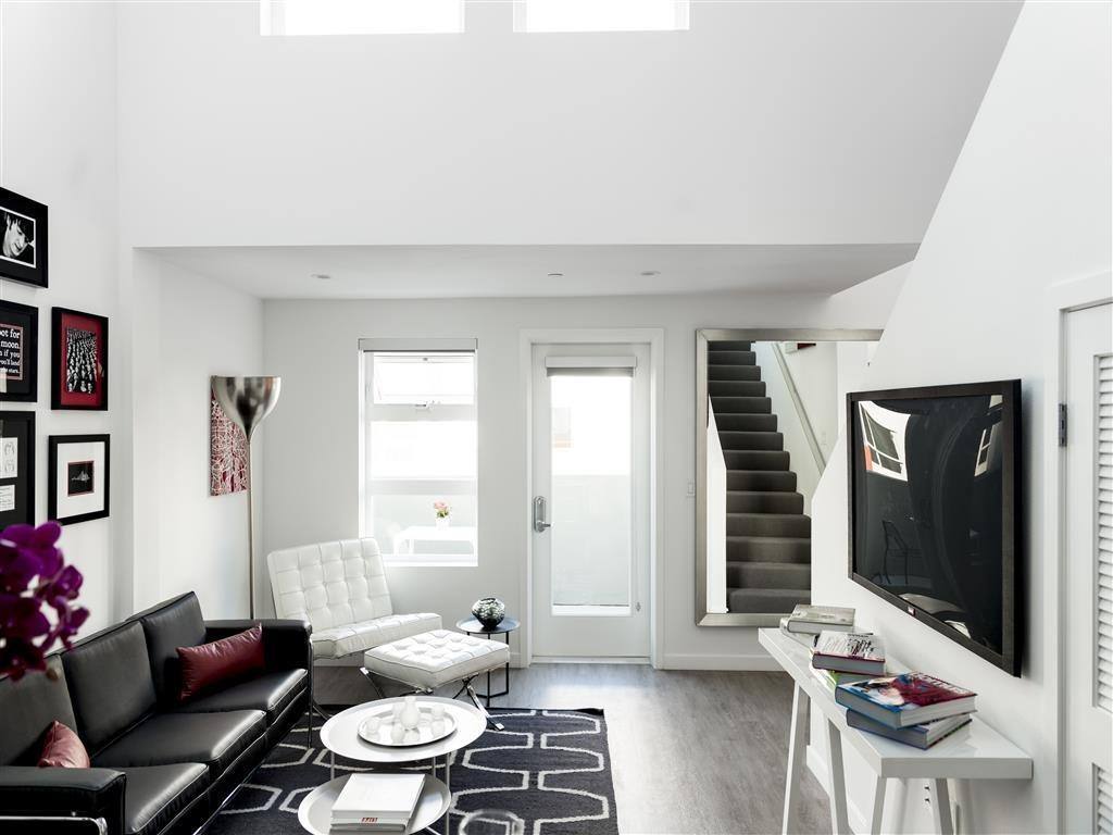 Apartment for rent at 9901 Washington Blvd, Culver City, CA 90232
