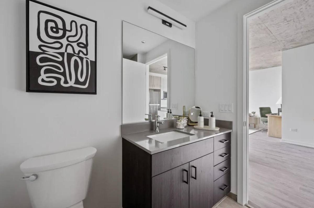 Apartment for rent at 460 W Chicago Ave, Chicago, IL 60610