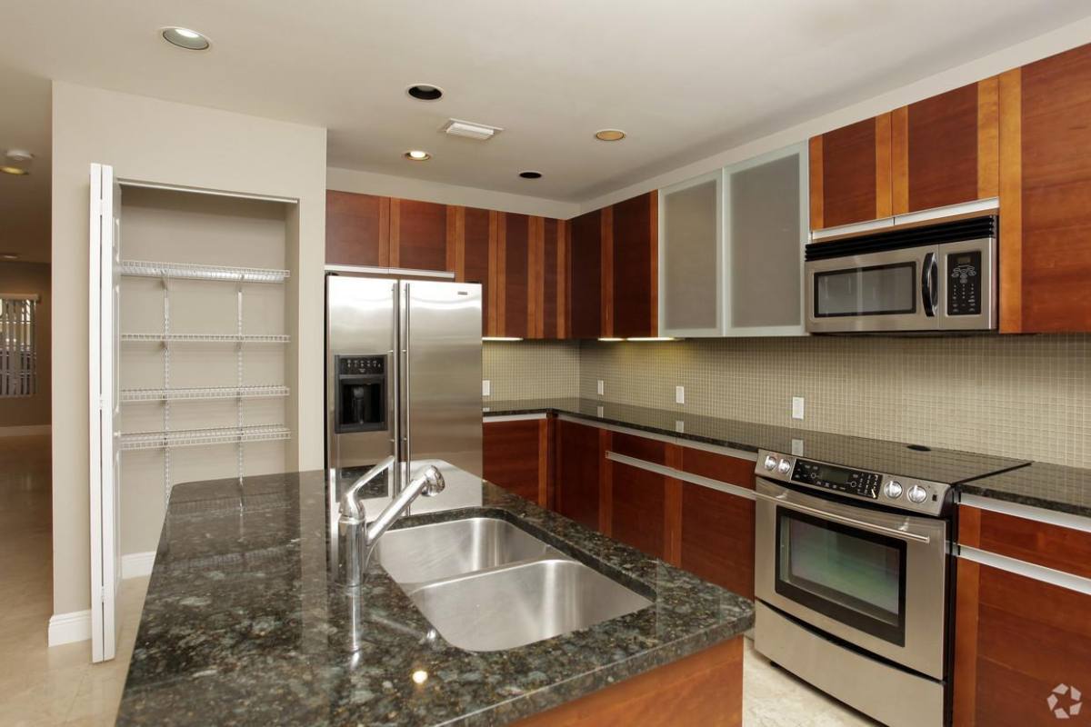 Apartment for rent at Royal Oaks Estates, 3200 Stirling Rd, Hollywood, FL 33021
