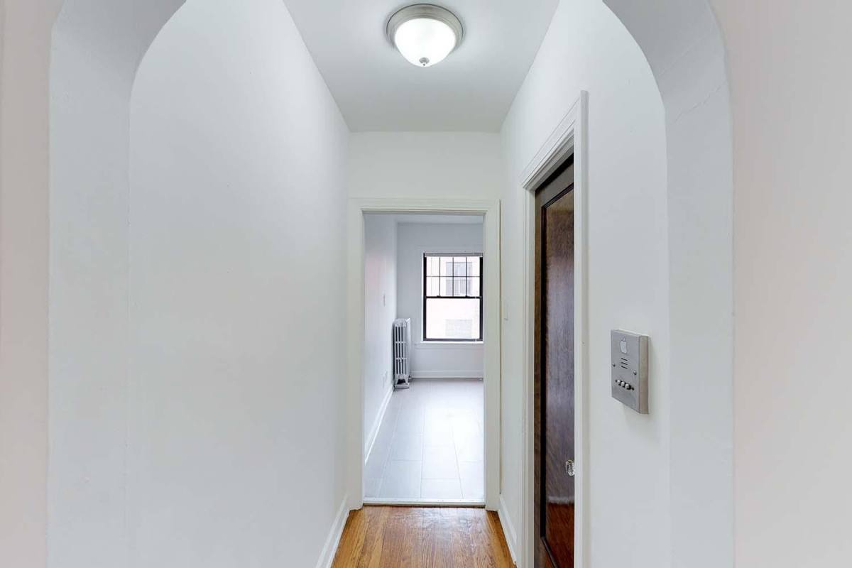 Apartment for rent at 4455 S Greenwood Ave, Chicago, IL 60653