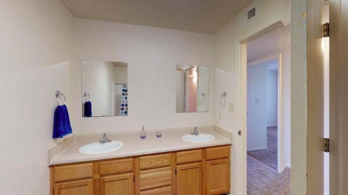 Apartment for rent at Crown Ridge, 2500 Thomas Dr, Edmond, OK 73003