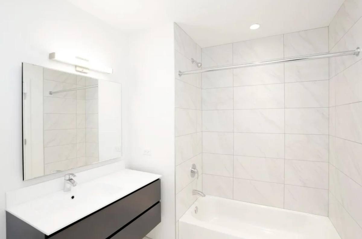 Apartment for rent at 1819 W Division St, Chicago, IL 60622