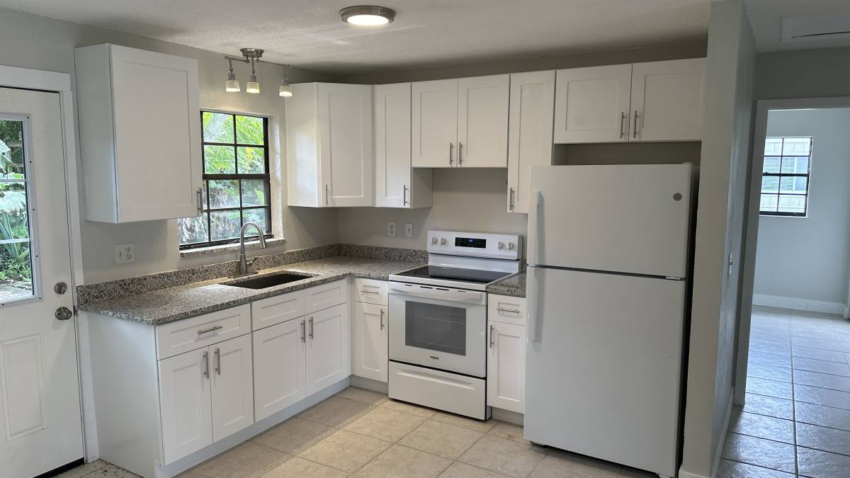 Townhouse for rent at 907 Royal Oak Court, Daytona Beach, FL 32117