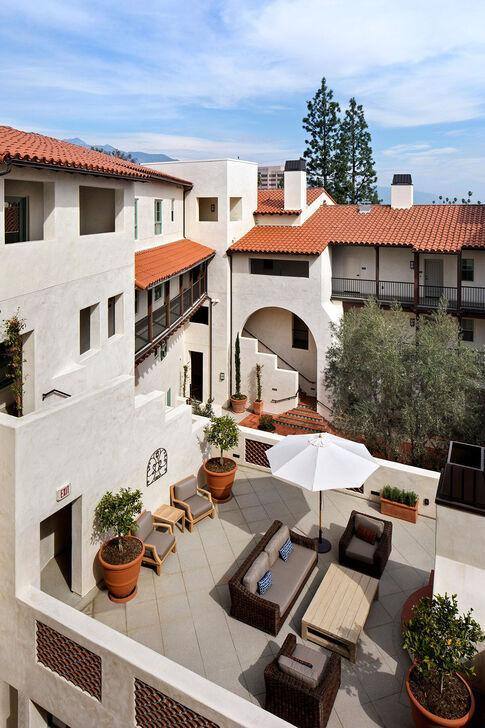 Apartment for rent at The Andalucia Townhomes, 686 Union St, Pasadena, CA 91101