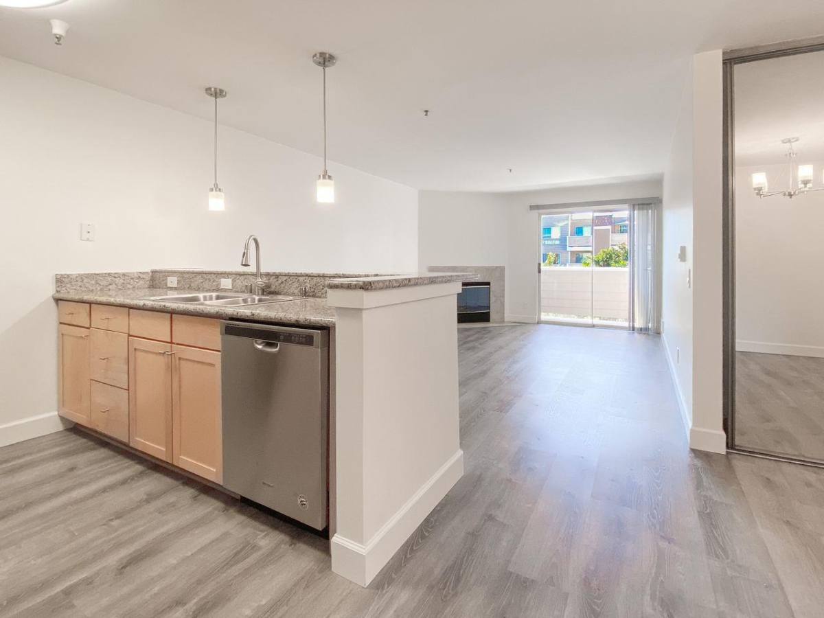 Condo for rent at 6400 Christie Ave, Emeryville, CA 94608