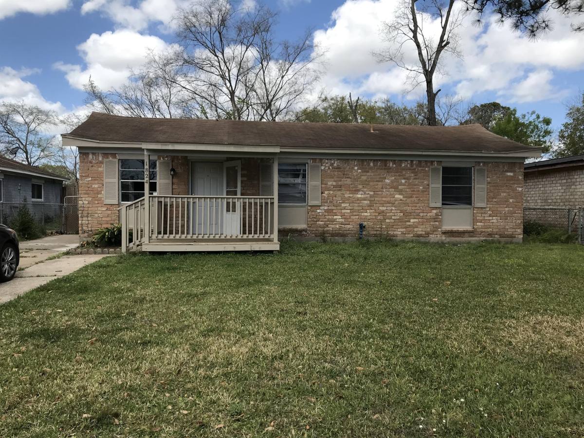 House for rent at Clear Creek Heights, 1824 Cardinal Dr, League City, TX 77573