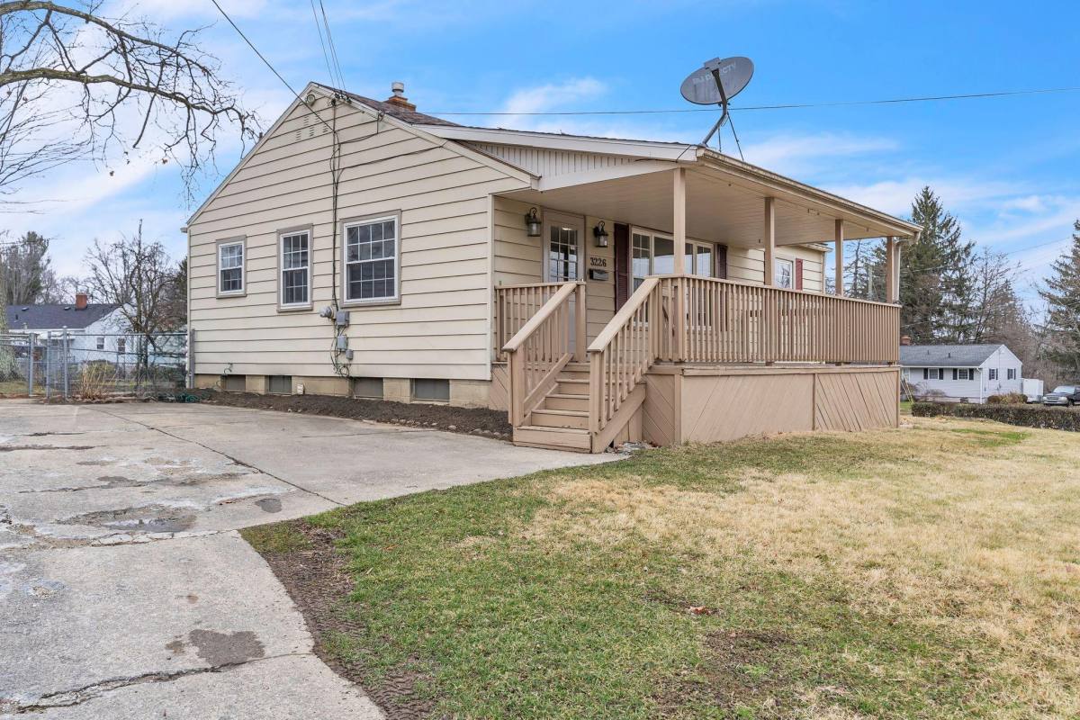 House for rent at Alveretta, 3226 Quentin Dr, Lowellville, OH 44436