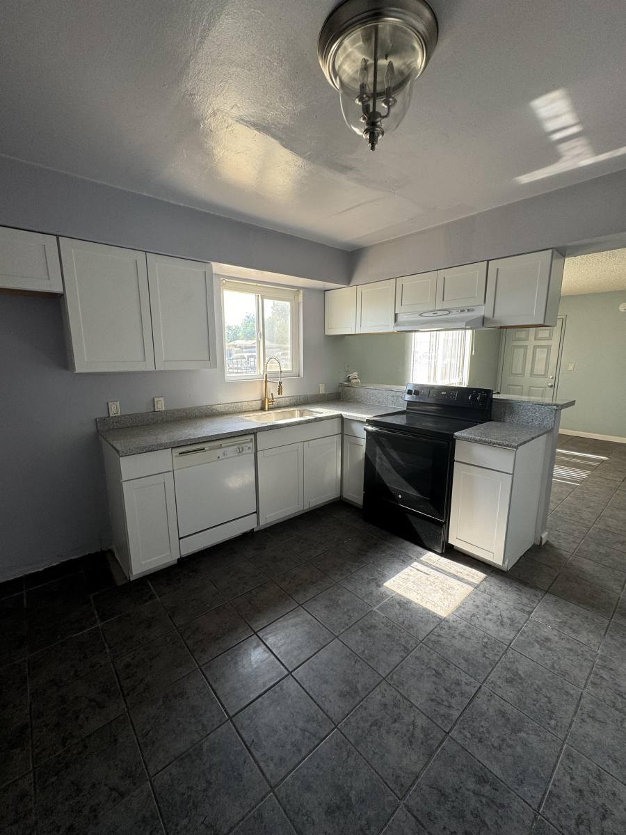 House for rent at 707 Sterling Rd, Bakersfield, CA 93306
