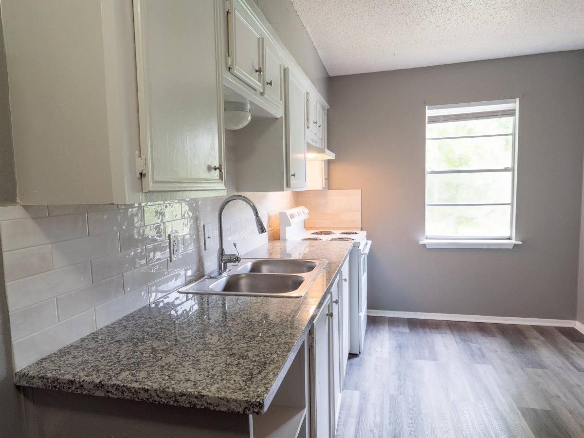 Apartment for rent at Holly Estates, 16957 Rabon Chapel Rd, Montgomery, TX 77316