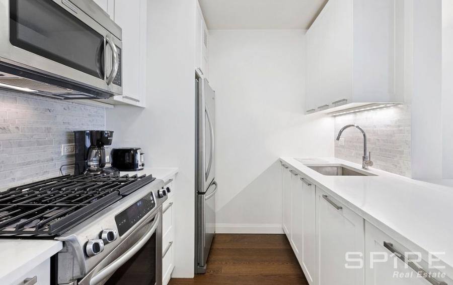 Apartment for rent at 200 E 94th St #408, New York, NY 10128