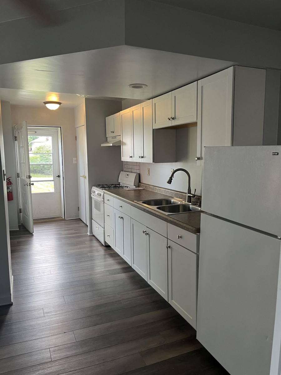 Townhouse for rent at 8 E 1st Ave, Latrobe, PA 15650