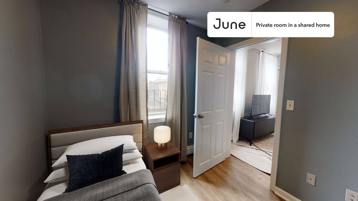 Apartment for rent at 36 N Bennet St, Boston, MA 02113