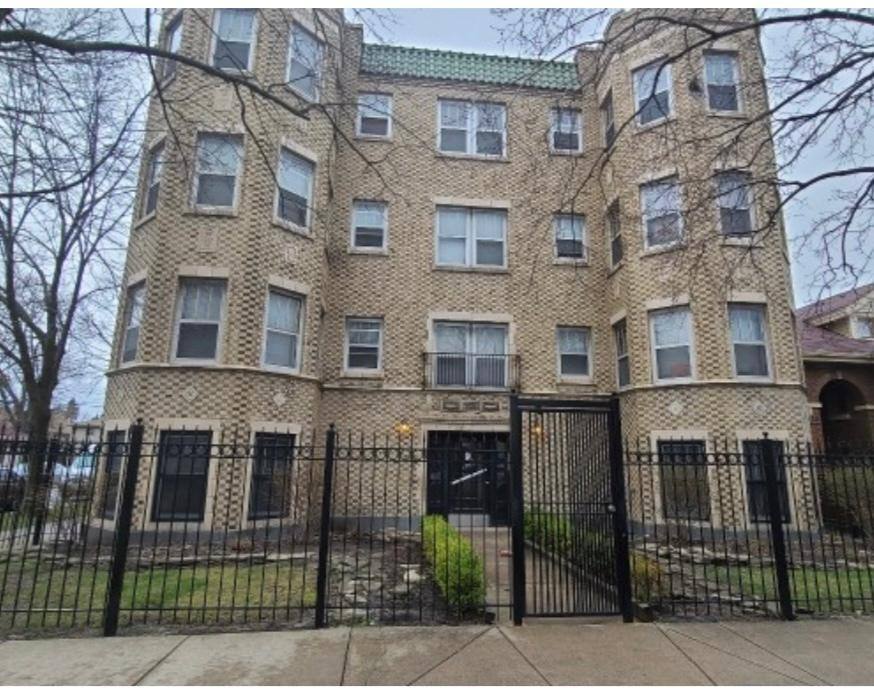 Apartment for rent at 8156 S Wood St, Chicago, IL 60620
