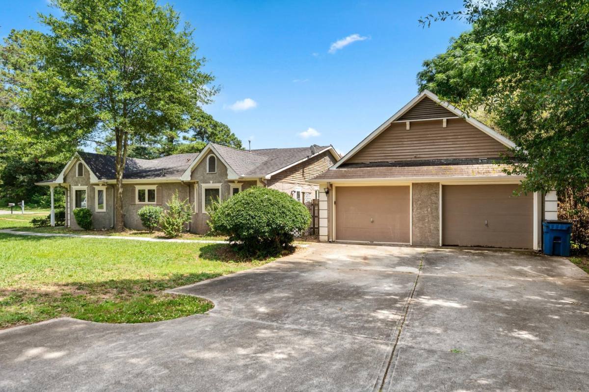 House for rent at Country Walk at Fieldstone, 2804 Briar Hill Lane #B, Conyers, GA 30013