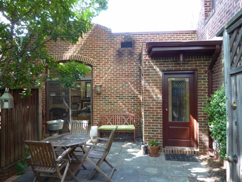 Apartment for rent at 2298 17th St NW, Washington, DC 20009
