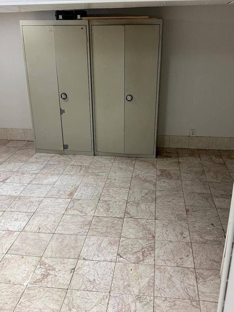 Townhouse for rent at Terrsal Park, 2059 Pine St E, Des Plaines, IL 60018