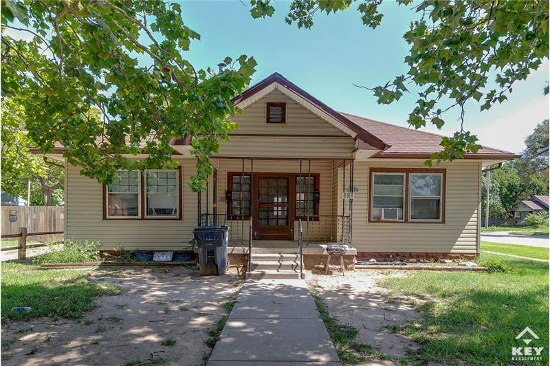 Townhouse for rent at 856 S Millwood St #1, Wichita, KS 67213