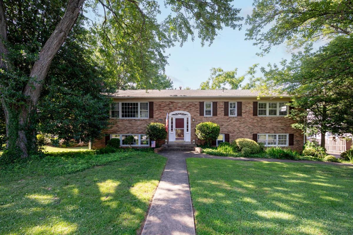 House for rent at McLean Hamlet, 8110 Birnam Wood Dr, McLean, VA 22102