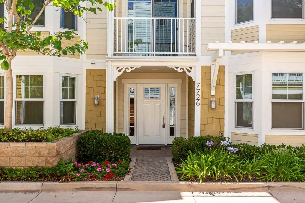 Townhouse for rent at Heritage North, 7726 Ivanhoe Ave #1, La Jolla, CA 92037