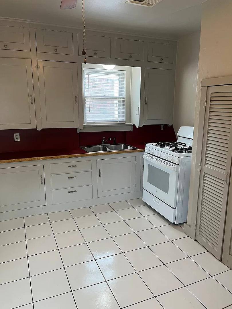 House for rent at 2524 NW 22nd St, Oklahoma City, OK 73107