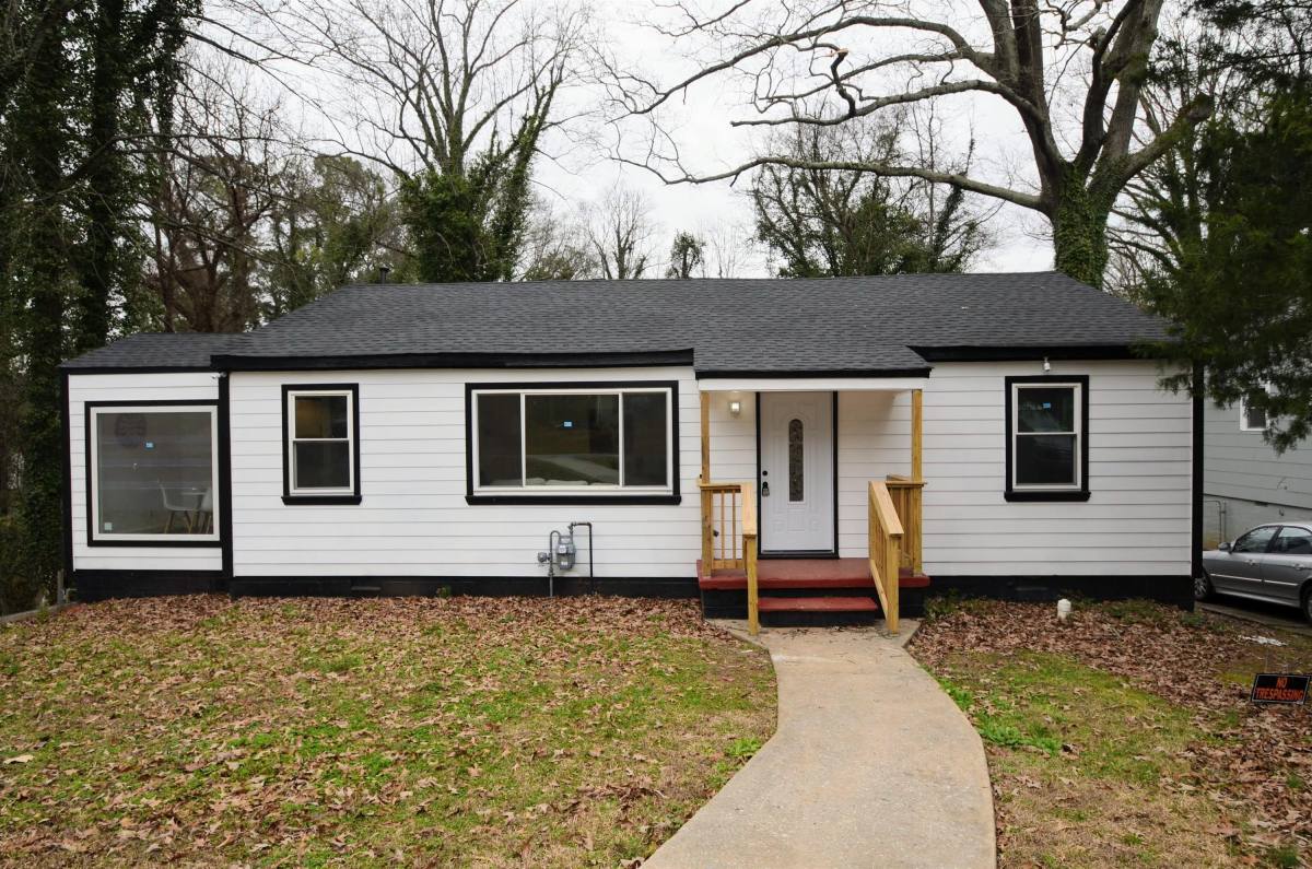 House for rent at 1350 Kenilworth Dr SW, Atlanta, GA 30310